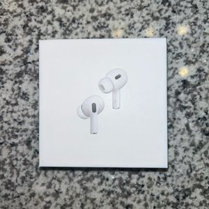 Apple AirPods Pro 2nd Generation with MagSafe Wireless Charging Case - White